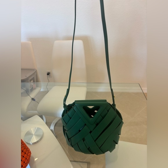 Green Woven Vegan Long Strap Handbag - Picture 9 of 9